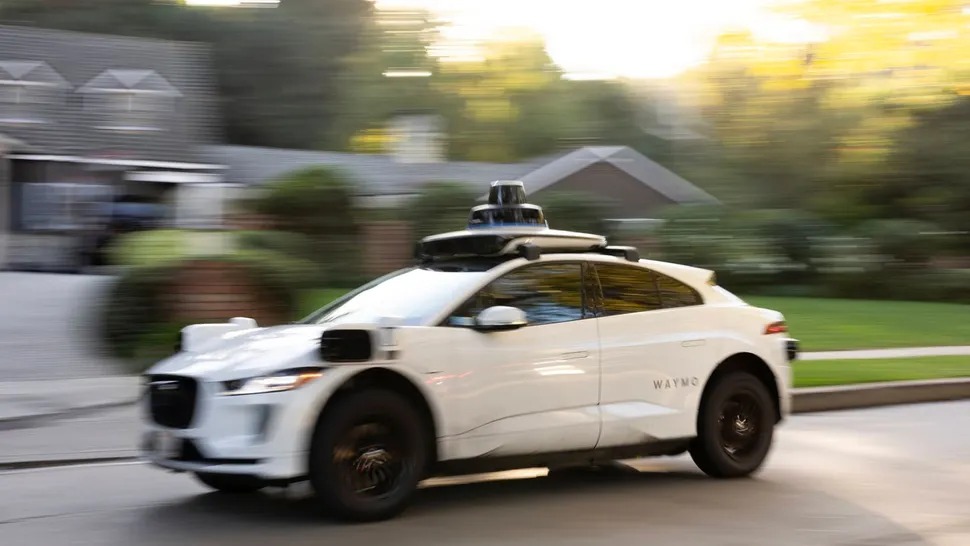 加州通过新法：Robotaxi 阻碍警察或消防任务将面临罚款