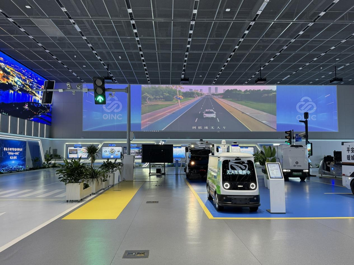 【强国进行时·鄂尔多斯】车路云协同,“聪明车”驶上能源热土